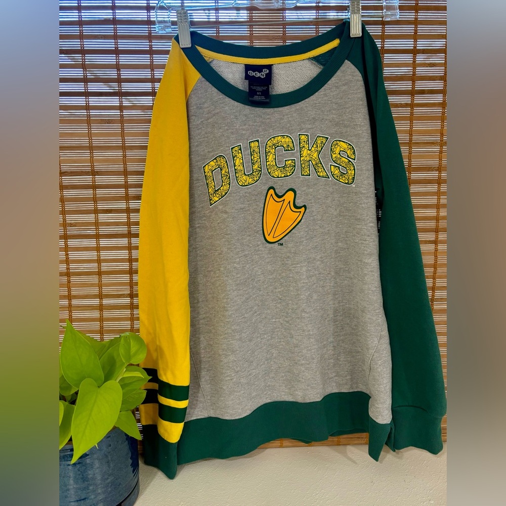 Oregon Ducks Retro Ladies Sweatshirt